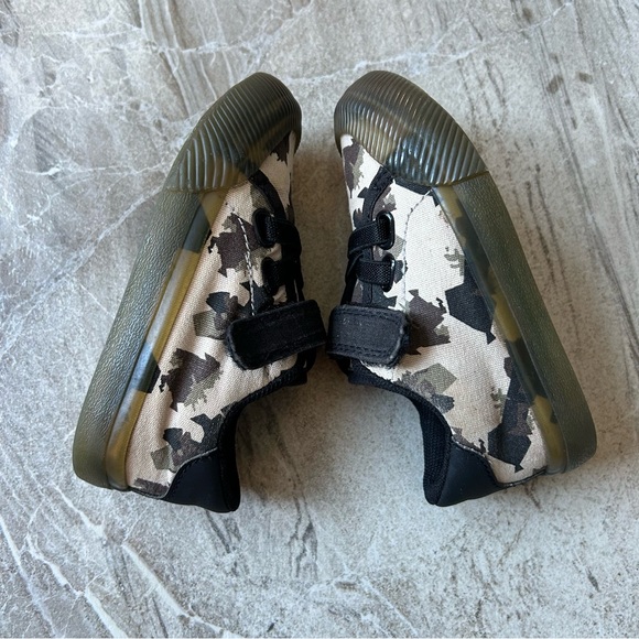 Cat & Jack Toddler Boy Camo Slip On Sneakers, Size 6 - Picture 7 of 11